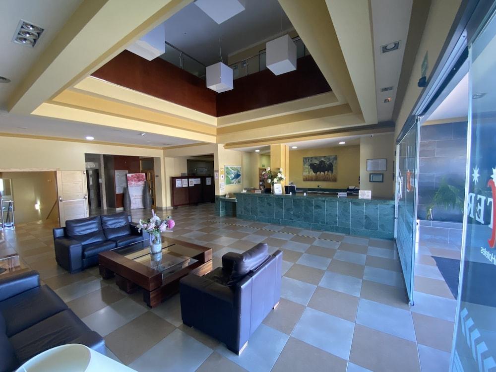 Hotel Montera Plaza Los Barrios Exterior foto